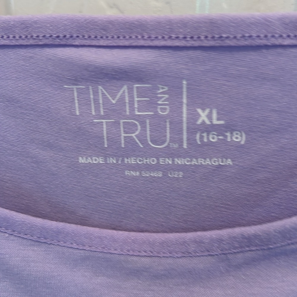NWT Purple strapped tank top - Picture 3 of 8